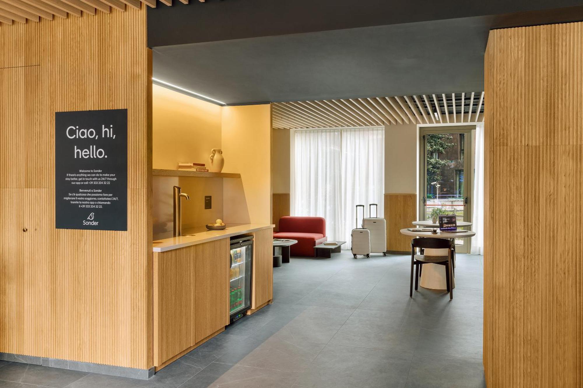 Sonder Manzoni Aparthotel Milan Bagian luar foto